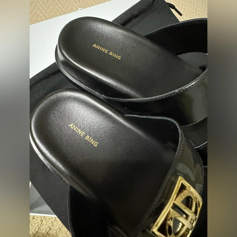 Anine Bing Parker monogramed leather shiny slides - Picture 9 of 11